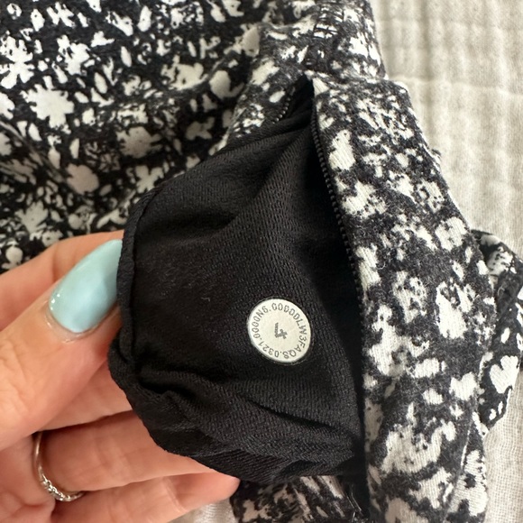 Lululemon it’s rulu run long sleeve shirt size 4 - Picture 3 of 5